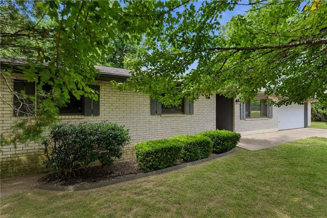 406 Eastgate Street, Springdale, AR 72762