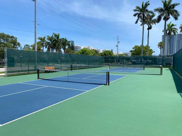 810 Lake Shore Drive 17, Lake Park, FL 33403