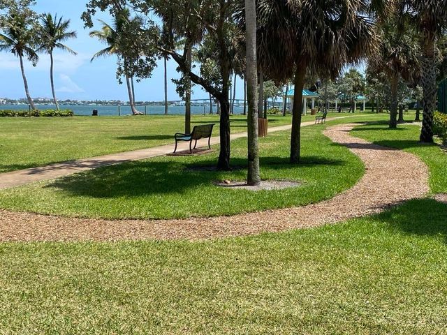 810 Lake Shore Drive 17, Lake Park, FL 33403