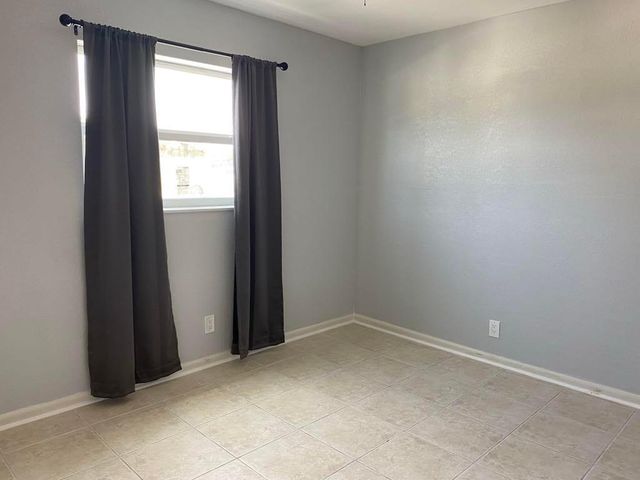 810 Lake Shore Drive 17, Lake Park, FL 33403