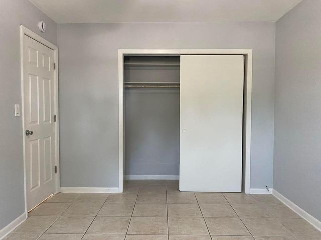 810 Lake Shore Drive 17, Lake Park, FL 33403