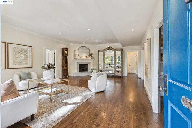 270 Kilkare Rd, Sunol, CA 94586