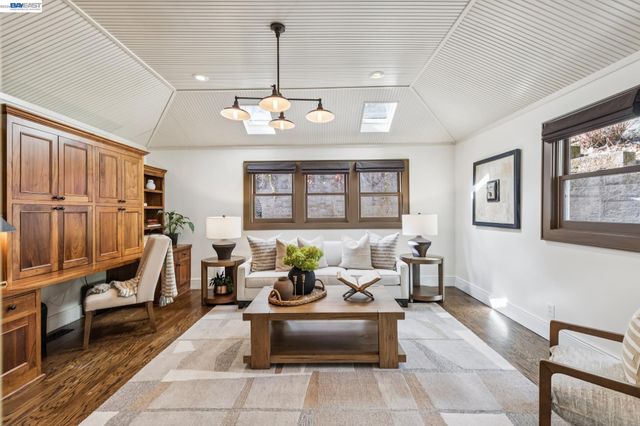 270 Kilkare Rd, Sunol, CA 94586