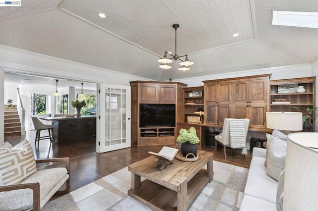 270 Kilkare Rd, Sunol, CA 94586
