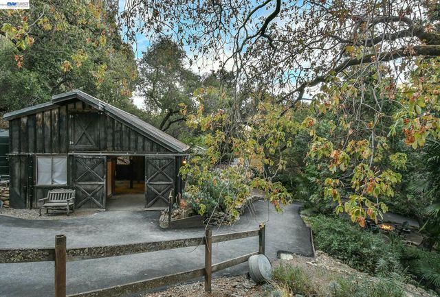 270 Kilkare Rd, Sunol, CA 94586