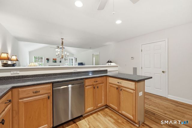 98 Haley Lane 98, Newtown, CT 06482