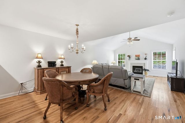 98 Haley Lane 98, Newtown, CT 06482