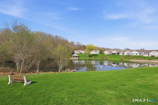 98 Haley Lane 98, Newtown, CT 06482