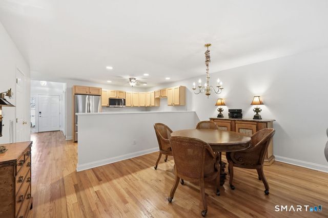 98 Haley Lane 98, Newtown, CT 06482