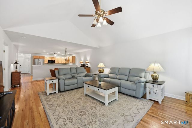 98 Haley Lane 98, Newtown, CT 06482