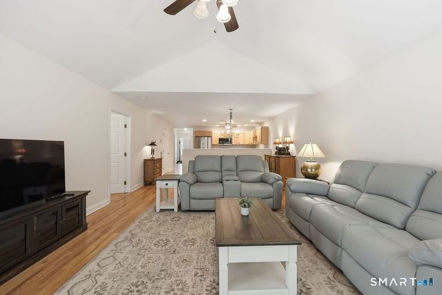 98 Haley Lane 98, Newtown, CT 06482