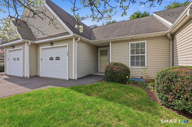 98 Haley Lane 98, Newtown, CT 06482