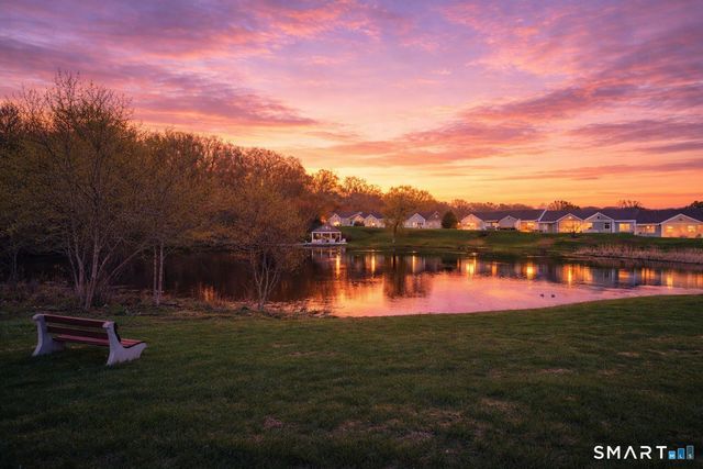 98 Haley Lane 98, Newtown, CT 06482