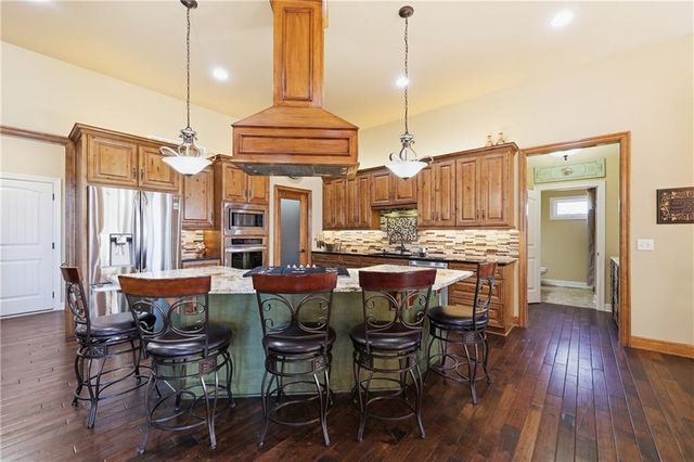 25007 W 77th Street, Shawnee, KS 66227