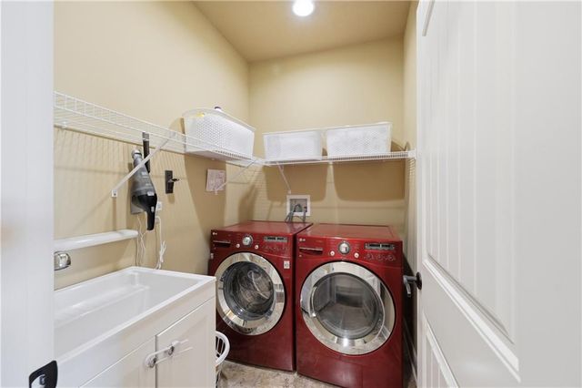 25007 W 77th Street, Shawnee, KS 66227