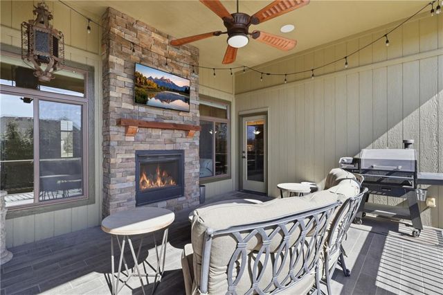 25007 W 77th Street, Shawnee, KS 66227