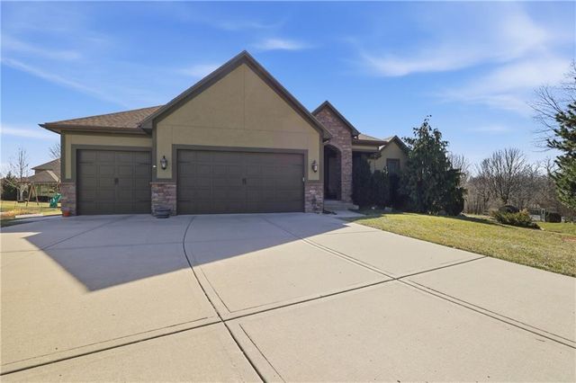 25007 W 77th Street, Shawnee, KS 66227