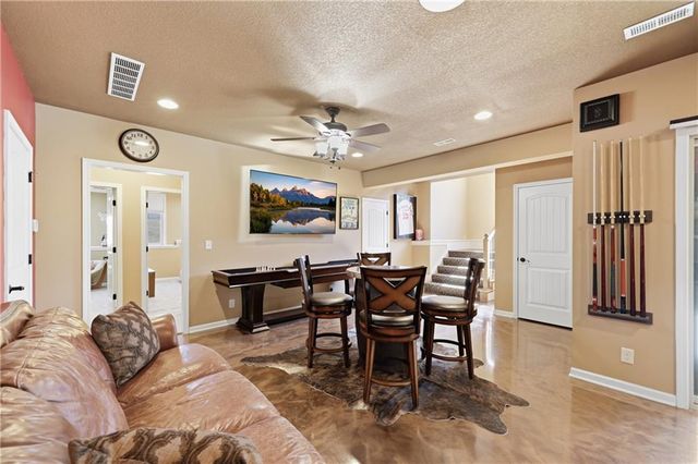 25007 W 77th Street, Shawnee, KS 66227