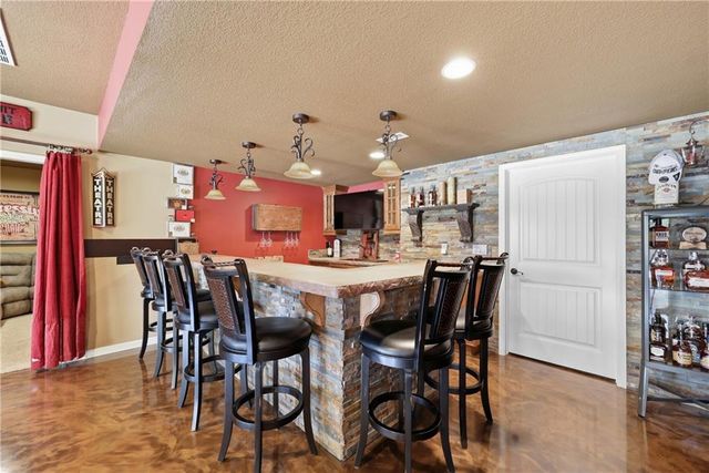 25007 W 77th Street, Shawnee, KS 66227