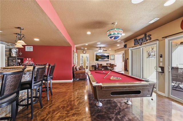 25007 W 77th Street, Shawnee, KS 66227