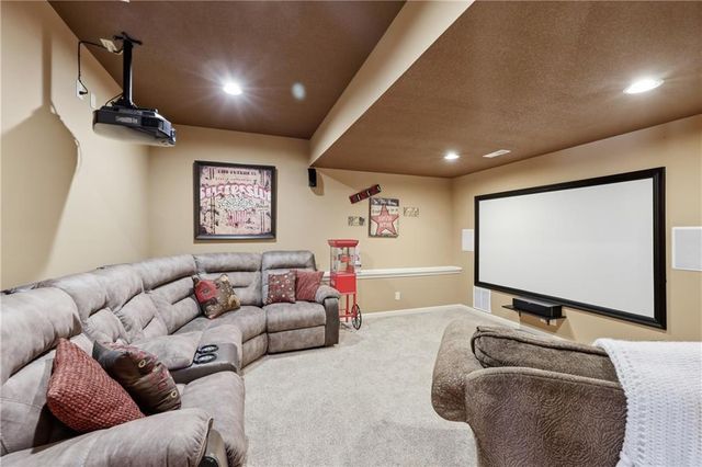 25007 W 77th Street, Shawnee, KS 66227