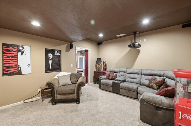 25007 W 77th Street, Shawnee, KS 66227