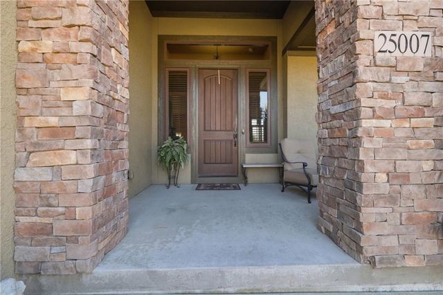 25007 W 77th Street, Shawnee, KS 66227