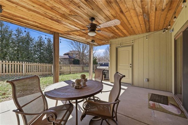 25007 W 77th Street, Shawnee, KS 66227