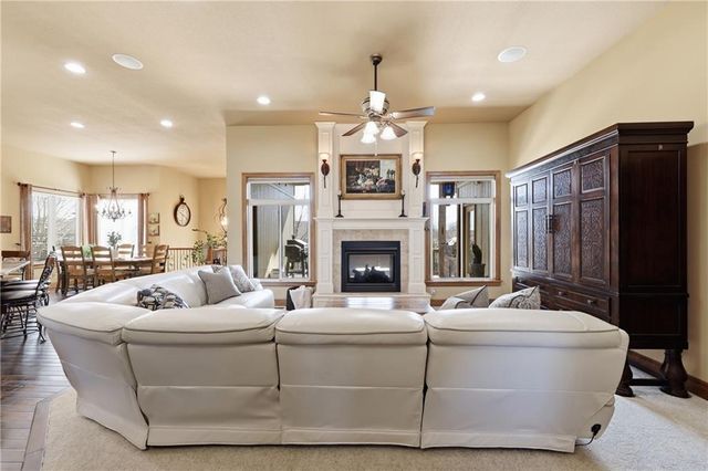 25007 W 77th Street, Shawnee, KS 66227