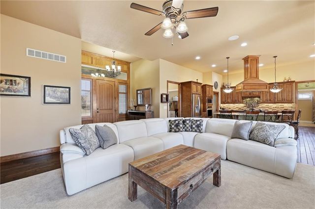 25007 W 77th Street, Shawnee, KS 66227