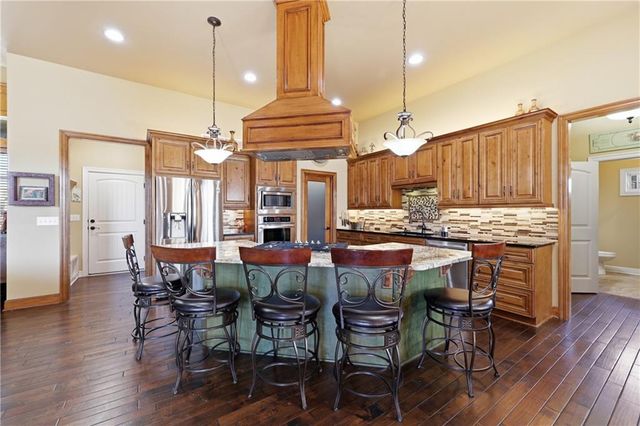 25007 W 77th Street, Shawnee, KS 66227