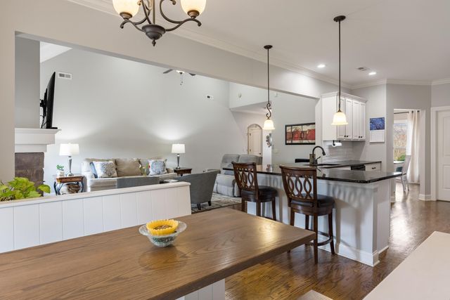 1040 Lynnstone Drive, Chattanooga, TN 37405