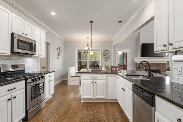 1040 Lynnstone Drive, Chattanooga, TN 37405