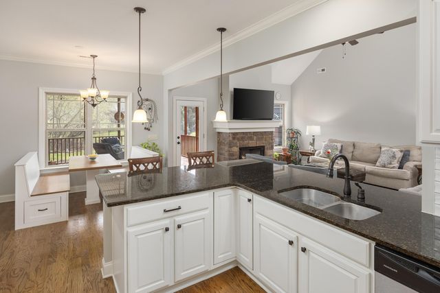 1040 Lynnstone Drive, Chattanooga, TN 37405