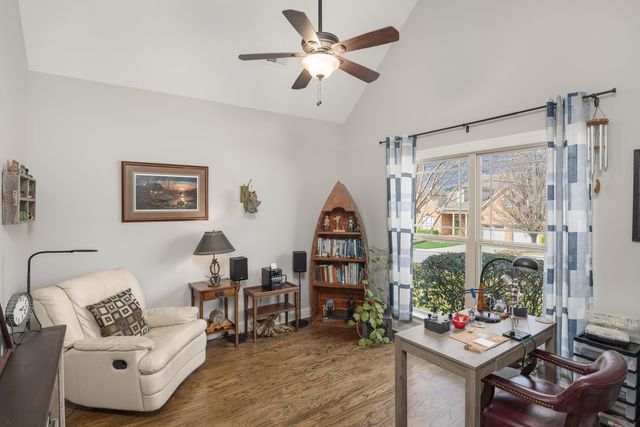 1040 Lynnstone Drive, Chattanooga, TN 37405