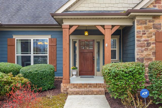 1040 Lynnstone Drive, Chattanooga, TN 37405