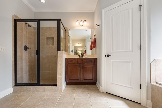 1040 Lynnstone Drive, Chattanooga, TN 37405