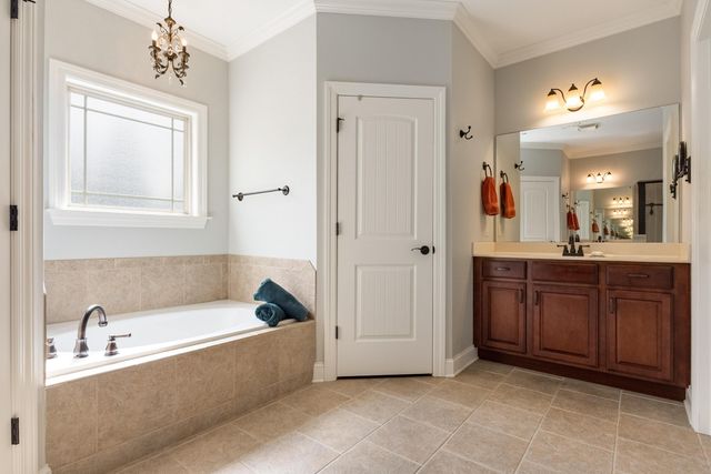 1040 Lynnstone Drive, Chattanooga, TN 37405