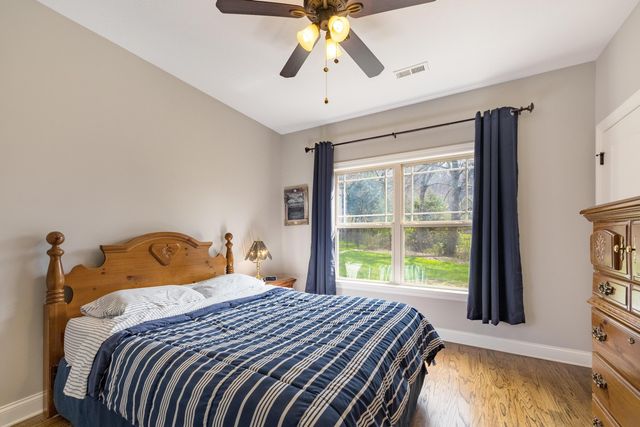 1040 Lynnstone Drive, Chattanooga, TN 37405