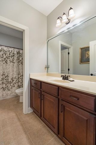 1040 Lynnstone Drive, Chattanooga, TN 37405