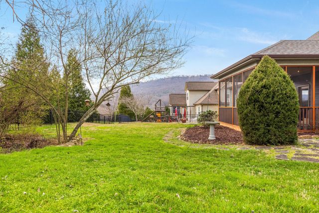 1040 Lynnstone Drive, Chattanooga, TN 37405