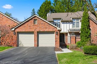 24122 Bingham Pointe Drive 24, Bingham Farms Village, MI 48025
