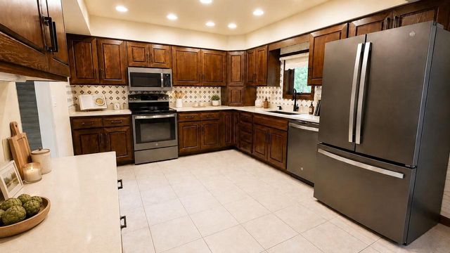 1600 BRENTWOOD DRIVE, Oshkosh, WI 54904