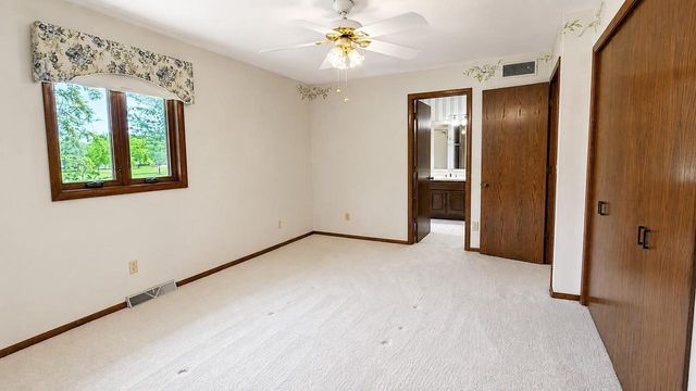 1600 BRENTWOOD DRIVE, Oshkosh, WI 54904