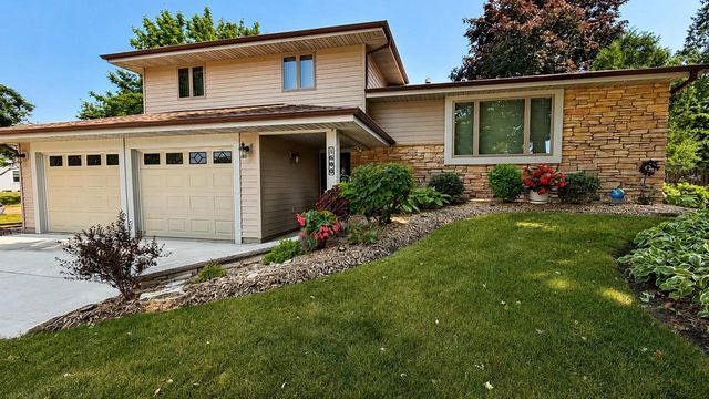 1600 BRENTWOOD DRIVE, Oshkosh, WI 54904