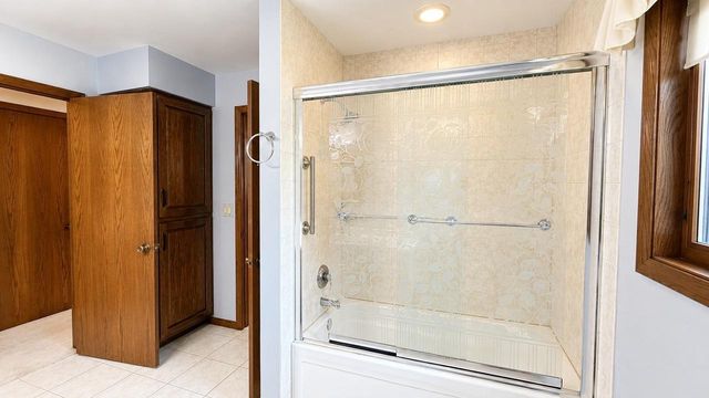 1600 BRENTWOOD DRIVE, Oshkosh, WI 54904