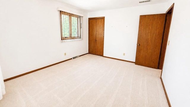 1600 BRENTWOOD DRIVE, Oshkosh, WI 54904