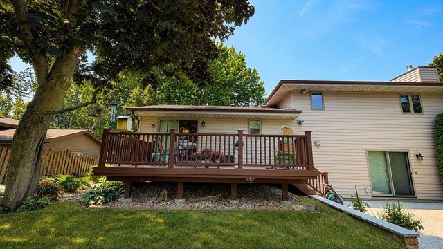 1600 BRENTWOOD DRIVE, Oshkosh, WI 54904