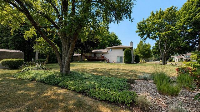 1600 BRENTWOOD DRIVE, Oshkosh, WI 54904