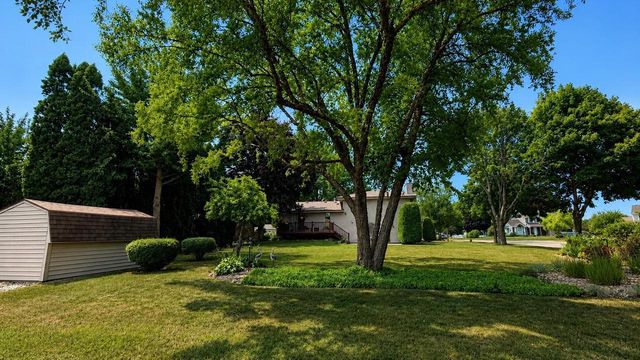1600 BRENTWOOD DRIVE, Oshkosh, WI 54904